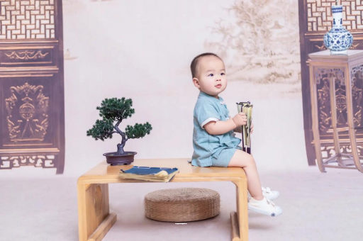 林州孕妇肚子上的黑线